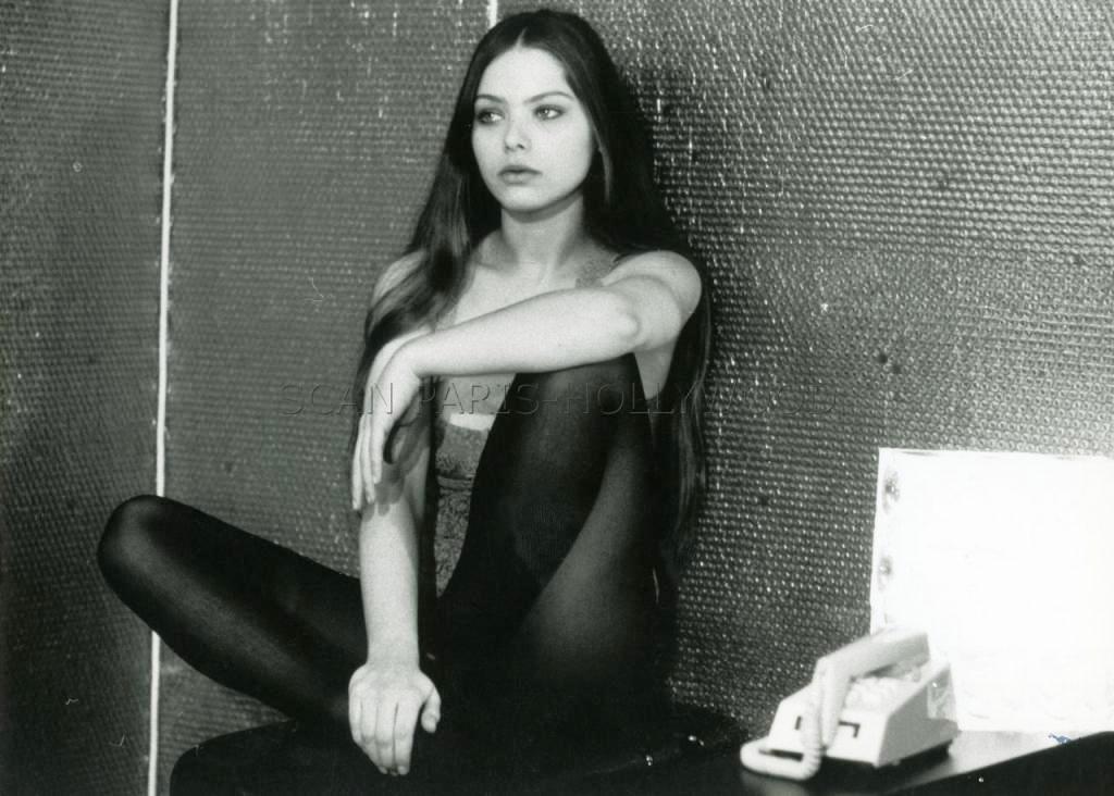 Орнелла Мути В Белье – Портрет Буржуазии В Черном 1978