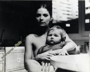 Орнелла Мути с младенцем